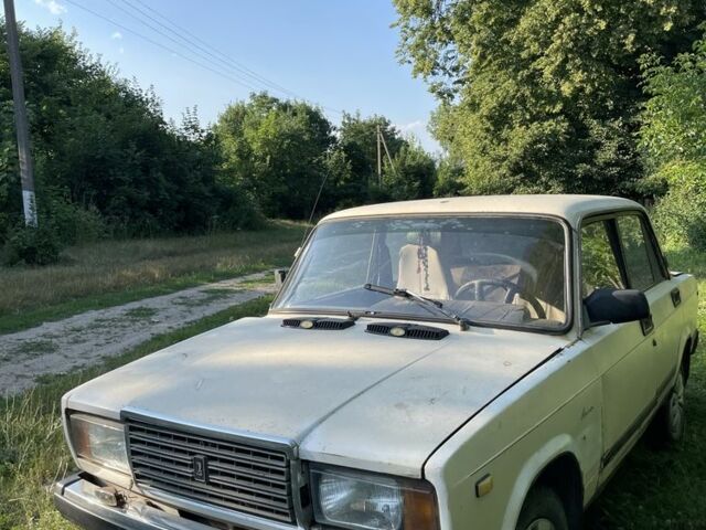 Белый ВАЗ 2107, объемом двигателя 1.5 л и пробегом 100 тыс. км за 315 $, фото 1 на Automoto.ua