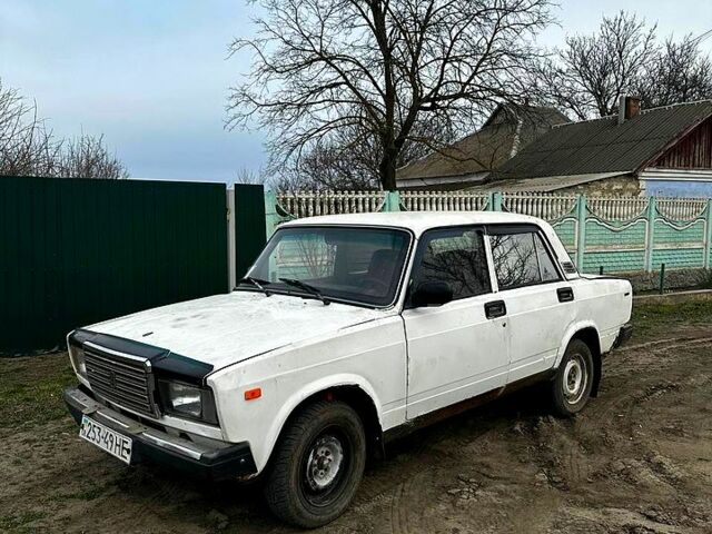 Белый ВАЗ 2107, объемом двигателя 1.3 л и пробегом 0 тыс. км за 450 $, фото 1 на Automoto.ua