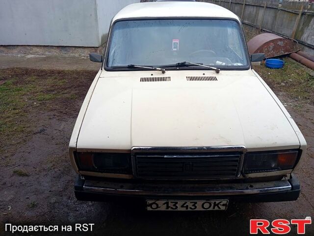 Белый ВАЗ 2107, объемом двигателя 13 л и пробегом 0 тыс. км за 450 $, фото 1 на Automoto.ua