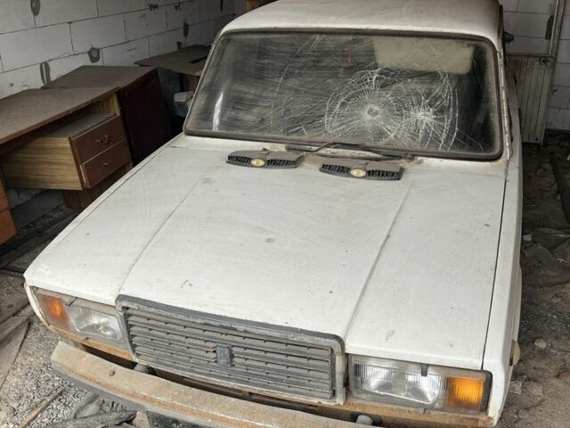 Білий ВАЗ 2107, об'ємом двигуна 1.5 л та пробігом 300 тис. км за 343 $, фото 1 на Automoto.ua