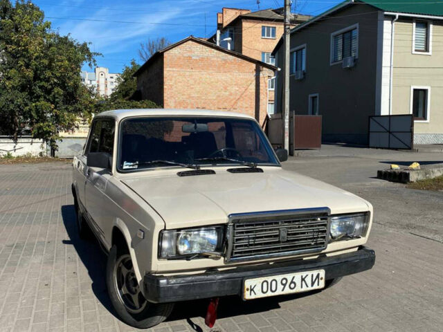 Белый ВАЗ 2107, объемом двигателя 1.5 л и пробегом 50 тыс. км за 713 $, фото 1 на Automoto.ua