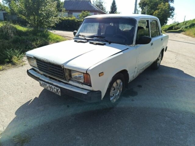 Белый ВАЗ 2107, объемом двигателя 0 л и пробегом 33 тыс. км за 534 $, фото 1 на Automoto.ua