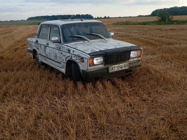 Белый ВАЗ 2107, объемом двигателя 1.1 л и пробегом 150 тыс. км за 350 $, фото 1 на Automoto.ua