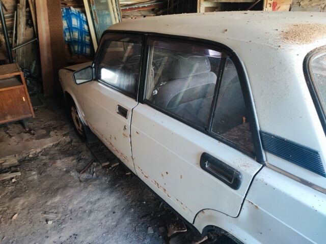 Белый ВАЗ 2107, объемом двигателя 0 л и пробегом 100 тыс. км за 399 $, фото 1 на Automoto.ua