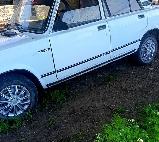 Белый ВАЗ 2107, объемом двигателя 1.6 л и пробегом 0 тыс. км за 700 $, фото 1 на Automoto.ua