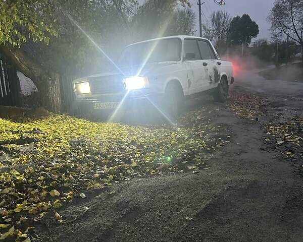 Белый ВАЗ 2107, объемом двигателя 1.5 л и пробегом 50 тыс. км за 750 $, фото 1 на Automoto.ua