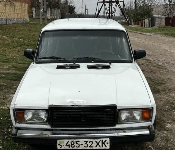 Белый ВАЗ 2107, объемом двигателя 0 л и пробегом 185 тыс. км за 515 $, фото 1 на Automoto.ua
