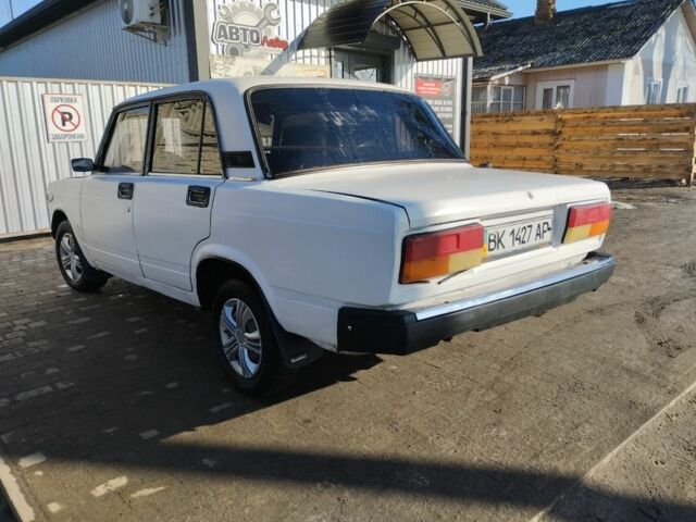 Белый ВАЗ 2107, объемом двигателя 0 л и пробегом 95 тыс. км за 450 $, фото 1 на Automoto.ua