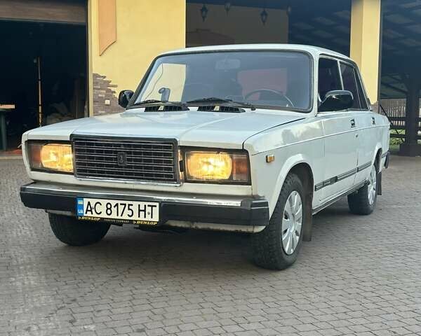 Белый ВАЗ 2107, объемом двигателя 1.2 л и пробегом 288 тыс. км за 800 $, фото 1 на Automoto.ua