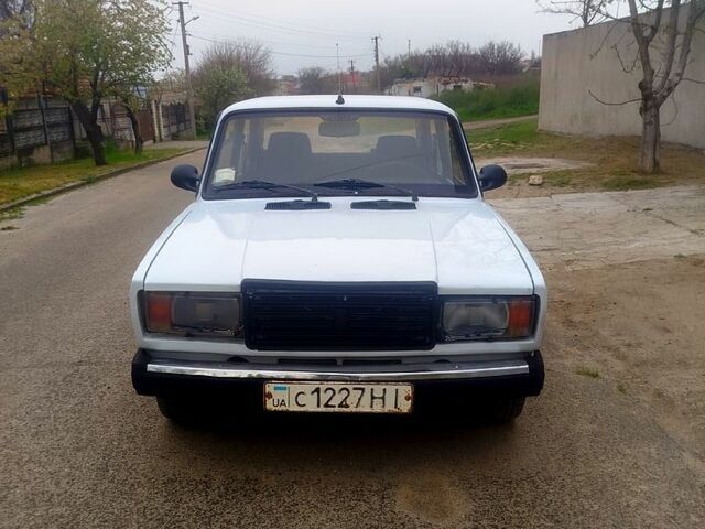 Белый ВАЗ 2107, объемом двигателя 1.5 л и пробегом 0 тыс. км за 1100 $, фото 1 на Automoto.ua
