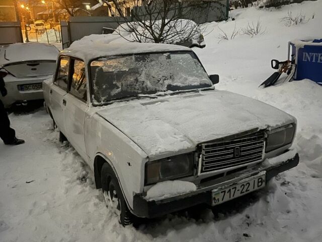 Белый ВАЗ 2107, объемом двигателя 1.5 л и пробегом 285 тыс. км за 324 $, фото 1 на Automoto.ua