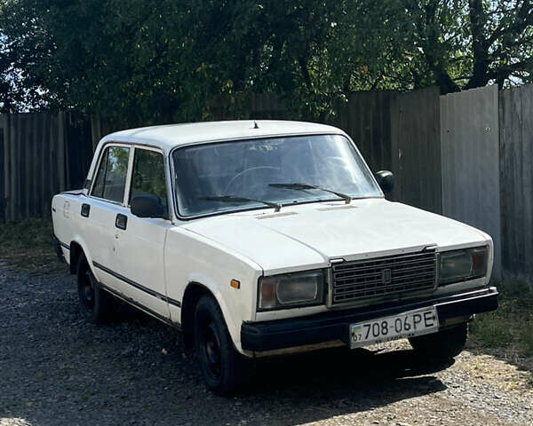Белый ВАЗ 2107, объемом двигателя 1.3 л и пробегом 214 тыс. км за 400 $, фото 1 на Automoto.ua