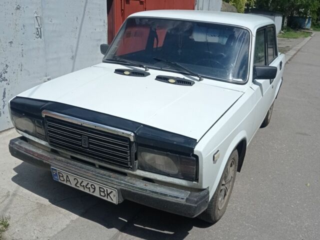 Белый ВАЗ 2107, объемом двигателя 1.3 л и пробегом 74 тыс. км за 1200 $, фото 1 на Automoto.ua