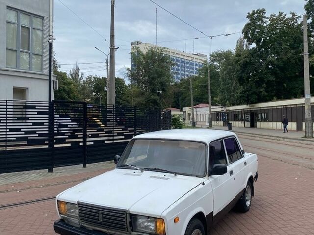 Белый ВАЗ 2107, объемом двигателя 1.5 л и пробегом 70 тыс. км за 666 $, фото 1 на Automoto.ua