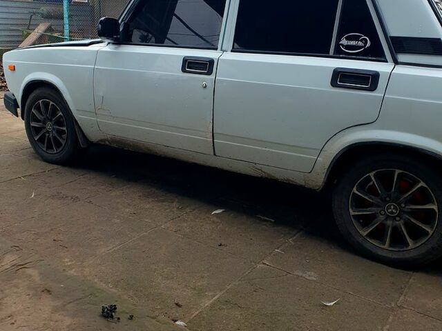 Білий ВАЗ 2107, об'ємом двигуна 1.5 л та пробігом 0 тис. км за 1400 $, фото 1 на Automoto.ua