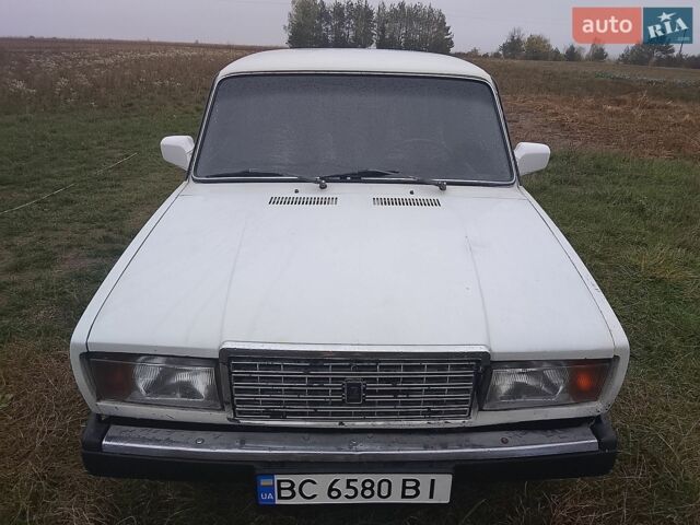 Білий ВАЗ 2107, об'ємом двигуна 1.45 л та пробігом 111 тис. км за 1104 $, фото 1 на Automoto.ua