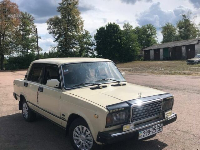 Білий ВАЗ 2107, об'ємом двигуна 1.5 л та пробігом 118 тис. км за 1205 $, фото 1 на Automoto.ua