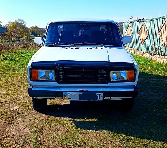 Білий ВАЗ 2107, об'ємом двигуна 1.5 л та пробігом 250 тис. км за 1050 $, фото 1 на Automoto.ua