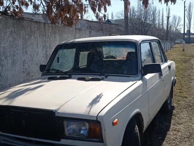 Белый ВАЗ 2107, объемом двигателя 0 л и пробегом 100 тыс. км за 650 $, фото 1 на Automoto.ua