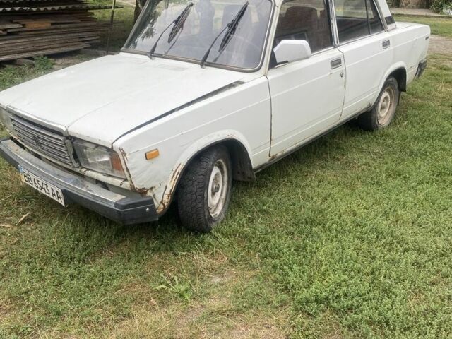Белый ВАЗ 2107, объемом двигателя 1.5 л и пробегом 200 тыс. км за 404 $, фото 1 на Automoto.ua