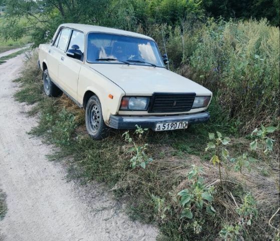 Белый ВАЗ 2107, объемом двигателя 7 л и пробегом 1 тыс. км за 709 $, фото 1 на Automoto.ua