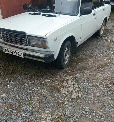 ВАЗ 2107 1987 в Красилове на Automoto.ua Белый ВАЗ 2107, объемом двигателя 1.5 л и пробегом 1 тыс. км за 415 $, фото 1 на Automoto.ua