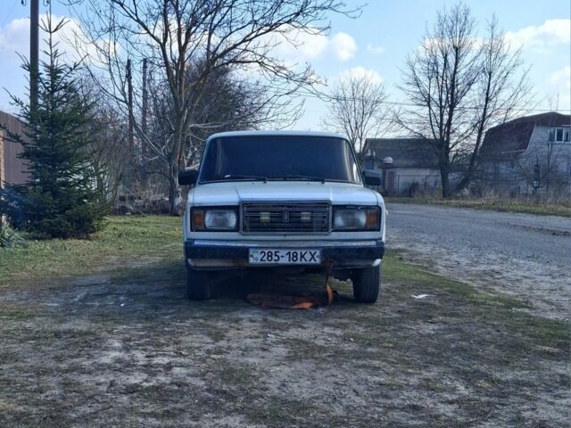 Білий ВАЗ 2107, об'ємом двигуна 1 л та пробігом 130 тис. км за 384 $, фото 1 на Automoto.ua