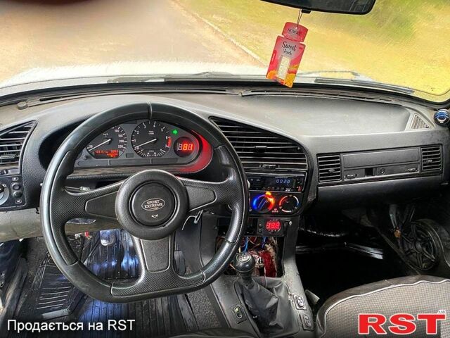 Белый ВАЗ 2107, объемом двигателя 1.3 л и пробегом 200 тыс. км за 680 $, фото 1 на Automoto.ua