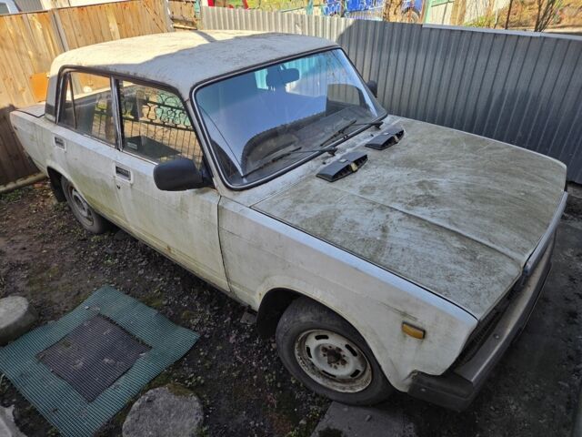 Белый ВАЗ 2107, объемом двигателя 0 л и пробегом 400 тыс. км за 207 $, фото 1 на Automoto.ua