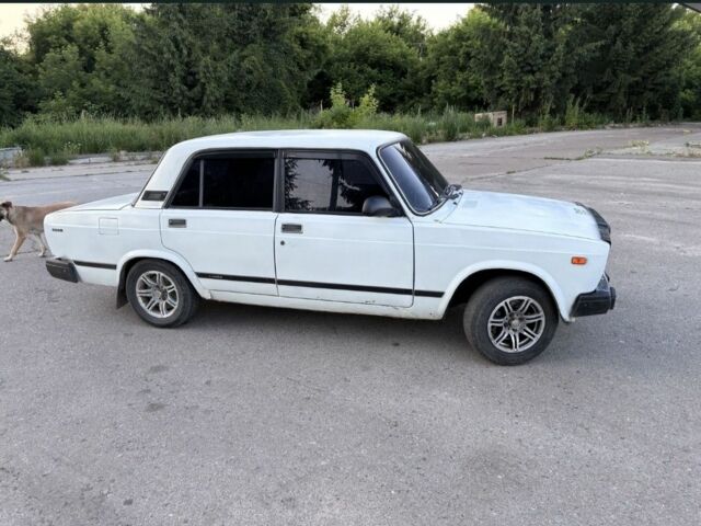 Білий ВАЗ 2107, об'ємом двигуна 0 л та пробігом 1 тис. км за 671 $, фото 1 на Automoto.ua