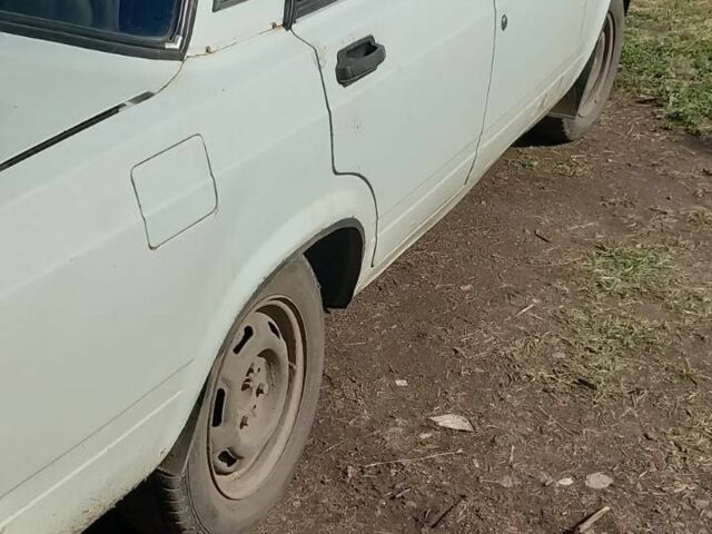 Белый ВАЗ 2107, объемом двигателя 0 л и пробегом 150 тыс. км за 604 $, фото 1 на Automoto.ua