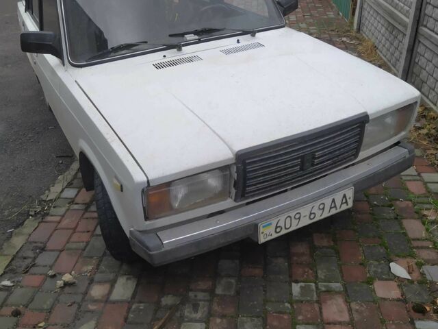Белый ВАЗ 2107, объемом двигателя 1.5 л и пробегом 90 тыс. км за 604 $, фото 1 на Automoto.ua