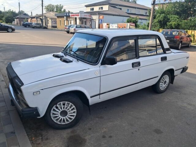 Білий ВАЗ 2107, об'ємом двигуна 1.5 л та пробігом 32 тис. км за 828 $, фото 1 на Automoto.ua