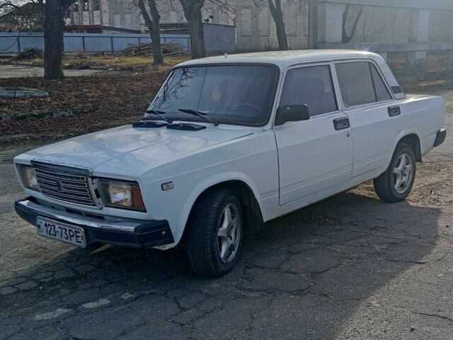Белый ВАЗ 2107, объемом двигателя 1.5 л и пробегом 87 тыс. км за 820 $, фото 1 на Automoto.ua