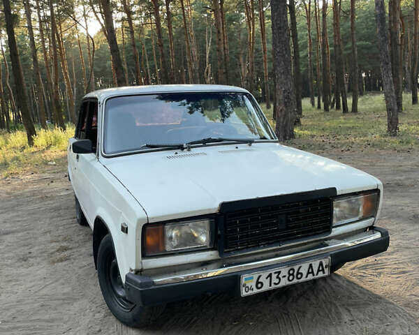 Белый ВАЗ 2107, объемом двигателя 1.7 л и пробегом 400 тыс. км за 700 $, фото 1 на Automoto.ua