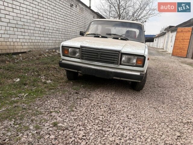 Білий ВАЗ 2107, об'ємом двигуна 1.45 л та пробігом 8 тис. км за 2000 $, фото 1 на Automoto.ua