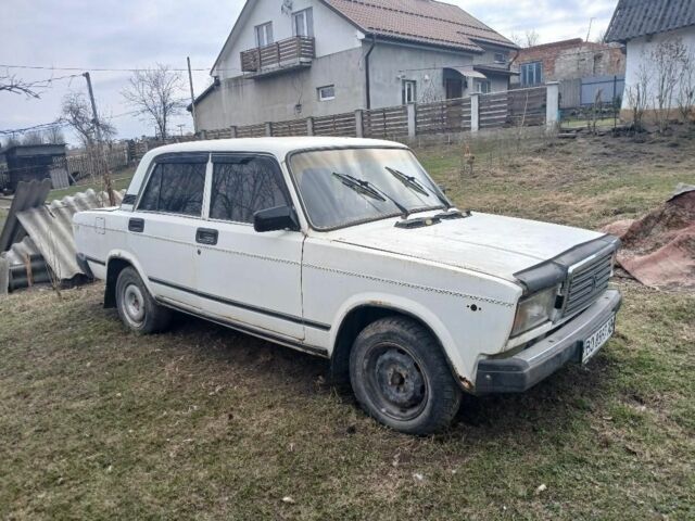 Білий ВАЗ 2107, об'ємом двигуна 0 л та пробігом 150 тис. км за 368 $, фото 1 на Automoto.ua