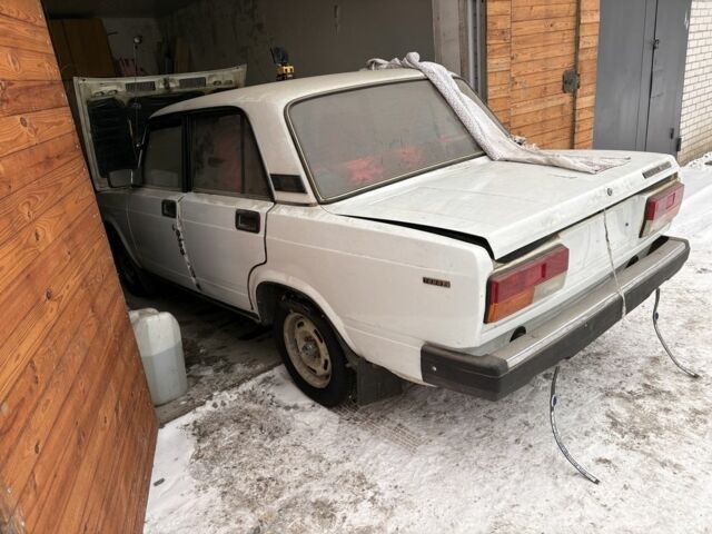 Белый ВАЗ 2107, объемом двигателя 1.5 л и пробегом 8 тыс. км за 5000 $, фото 1 на Automoto.ua