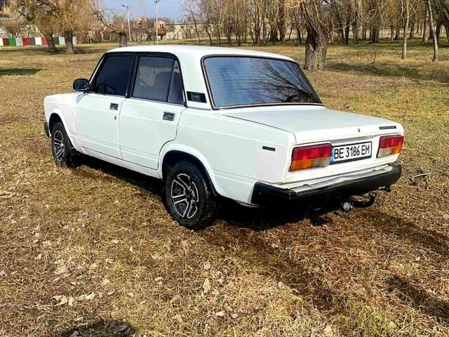 Белый ВАЗ 2107, объемом двигателя 1.5 л и пробегом 0 тыс. км за 800 $, фото 1 на Automoto.ua