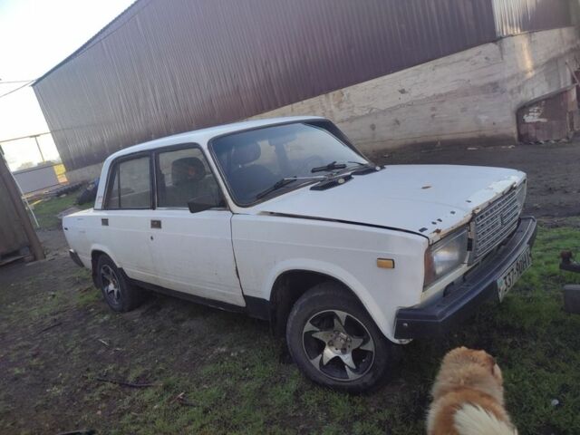 Белый ВАЗ 2107, объемом двигателя 1.3 л и пробегом 5 тыс. км за 1700 $, фото 1 на Automoto.ua