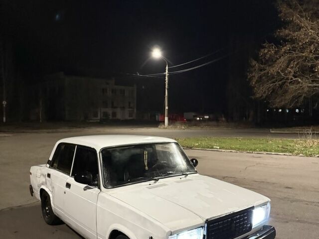 Белый ВАЗ 2107, объемом двигателя 1.5 л и пробегом 40 тыс. км за 461 $, фото 1 на Automoto.ua