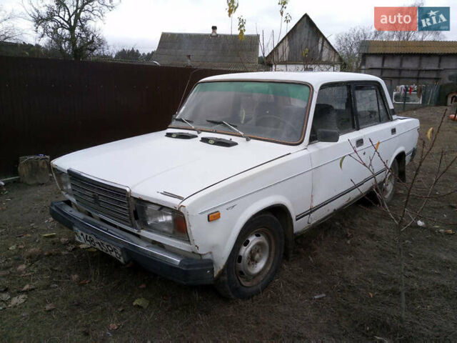 Белый ВАЗ 2107, объемом двигателя 1.5 л и пробегом 180 тыс. км за 471 $, фото 1 на Automoto.ua
