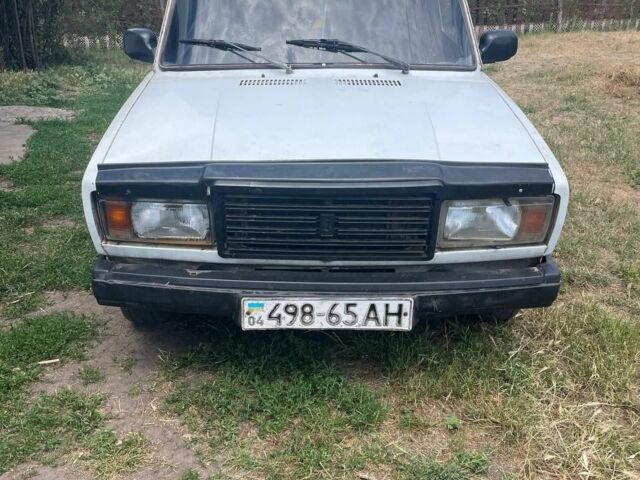 Белый ВАЗ 2107, объемом двигателя 6 л и пробегом 340 тыс. км за 585 $, фото 1 на Automoto.ua