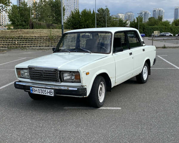 Белый ВАЗ 2107, объемом двигателя 1.5 л и пробегом 55 тыс. км за 700 $, фото 1 на Automoto.ua