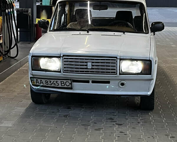 Белый ВАЗ 2107, объемом двигателя 1.5 л и пробегом 30 тыс. км за 700 $, фото 1 на Automoto.ua
