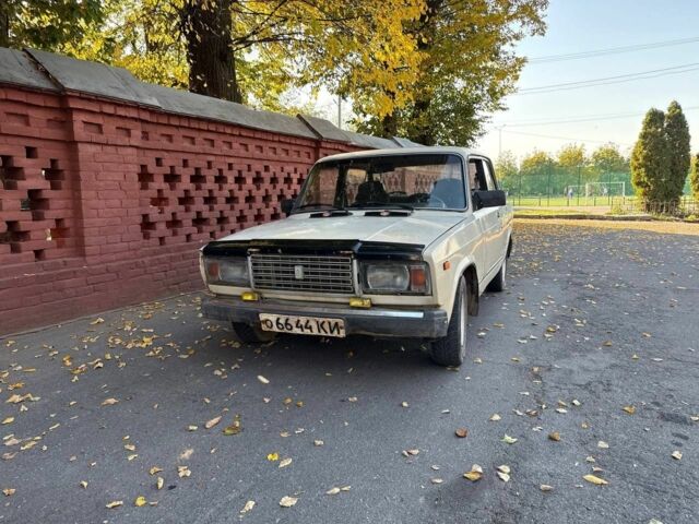 Белый ВАЗ 2107, объемом двигателя 0 л и пробегом 16 тыс. км за 403 $, фото 1 на Automoto.ua