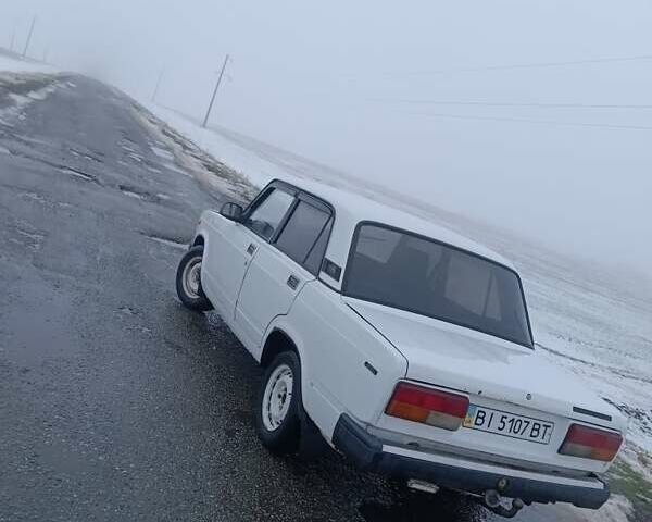 Белый ВАЗ 2107, объемом двигателя 1.3 л и пробегом 300 тыс. км за 664 $, фото 1 на Automoto.ua