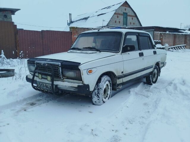 Белый ВАЗ 2107, объемом двигателя 1 л и пробегом 1 тыс. км за 700 $, фото 1 на Automoto.ua