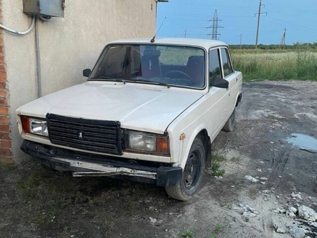 Белый ВАЗ 2107, объемом двигателя 1.5 л и пробегом 14 тыс. км за 301 $, фото 1 на Automoto.ua