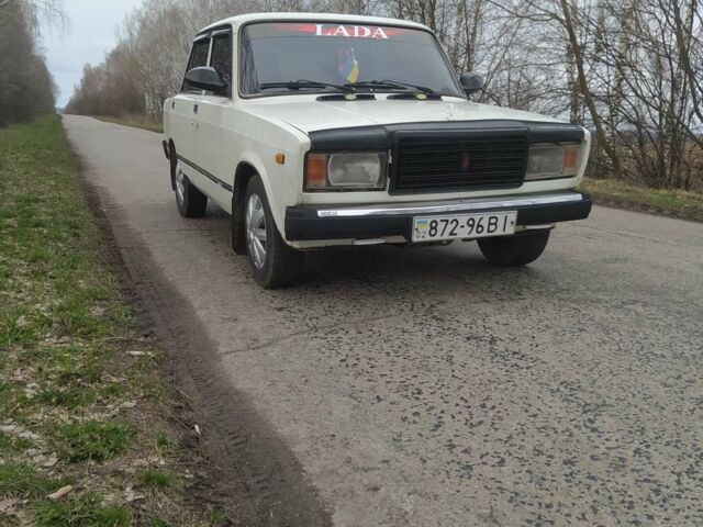 Белый ВАЗ 2107, объемом двигателя 0 л и пробегом 120 тыс. км за 850 $, фото 1 на Automoto.ua